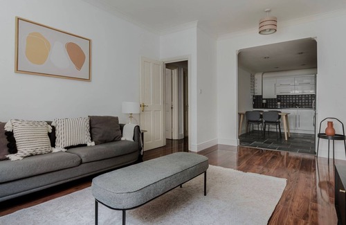Whitechapel Apartment | Stellar Aldgate 1BR, nr Aldgate East Station & Shoreditch, by Blueground