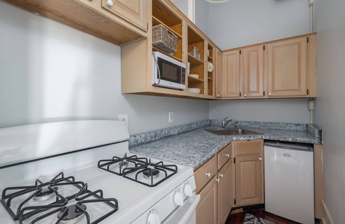 Baltimore House | Step into History: Charming Fells Point Retreat