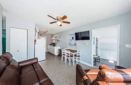 Indian Rocks Beach Apartment | Steps from the Beach | 3BR Retreat + Pool