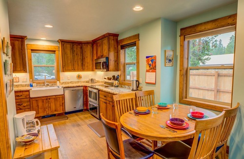 West Yellowstone House | Steps from Yellowstone- Barnes on Boundary Unit B