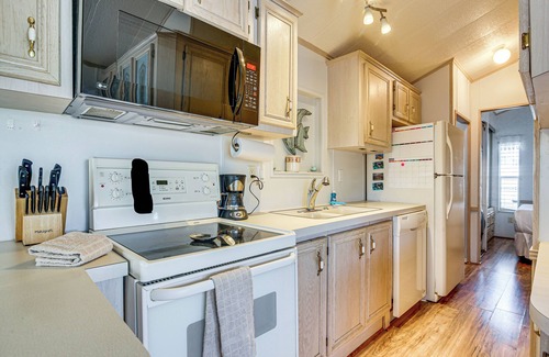 Port Isabel House | Steps to Bay! Home w/Pool Access in Port Isabel