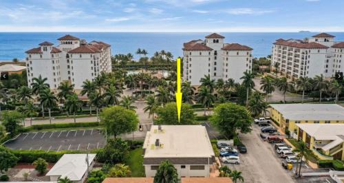 Palm Beach Shores Apartment | Steps To Beach! 4 Condos In 1- Perfect For Groups