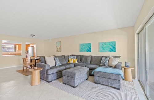 Palm Beach Shores House | Steps to Beach! 4 condos in 1- Perfect for Groups