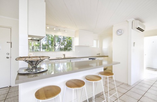 Noosa Heads Apartment | Steps to Hastings St