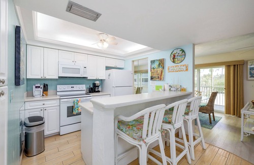 Sanibel Condo | Steps To The Beach
