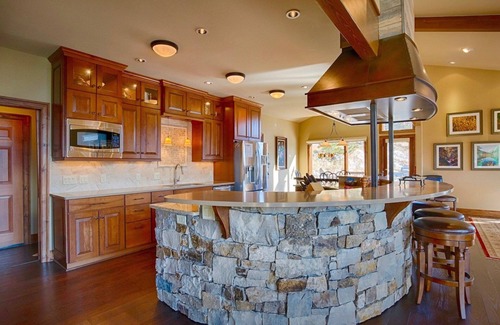 Windcliff Estates House | Stewart Highlands Luxury Vacation At Windcliff 6 Bedroom Home by RedAwning