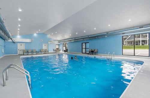 Table Rock House | Stillwater - Sleeps 26 - Lake View - Indoor Pool