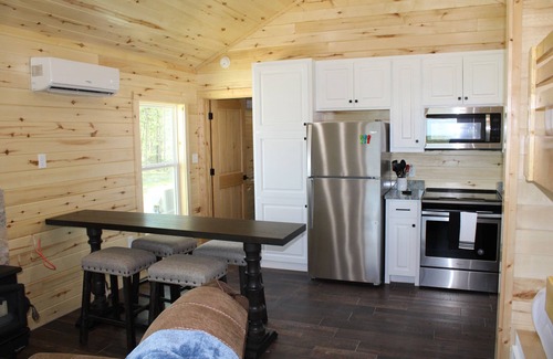Shreveport Cabin | Stone Cabin with Hot Tub & Spectacular View at God's Country Resort