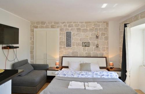Orahovac Apartment | Stone Retreat - 1 min to the Sea