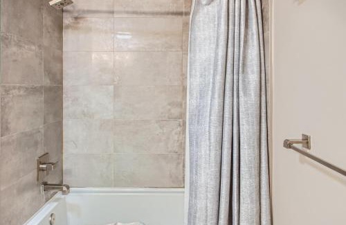 Big White Ski Resort Apartment | Stonegate Resort Unit B102