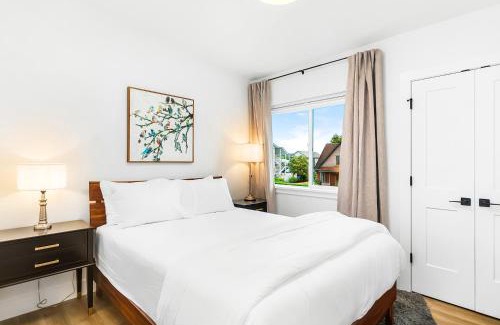 Blaine Apartment | Stonegrove Residence