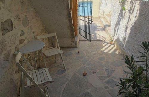 Myrtos Apartment | Stonehouse Elia Up