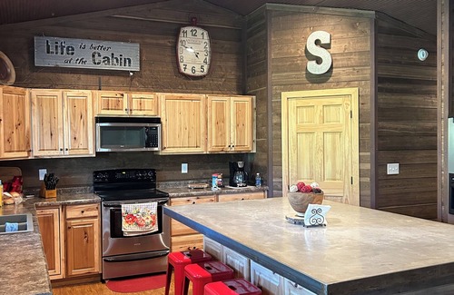 Deadwood House | Stonewall Hideaway- Lots of trailer parking