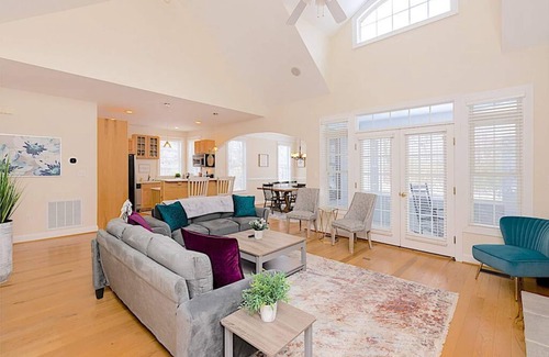 Nellysford Apartment | Stoney Creek Cottage Wintergreen w EV Charger