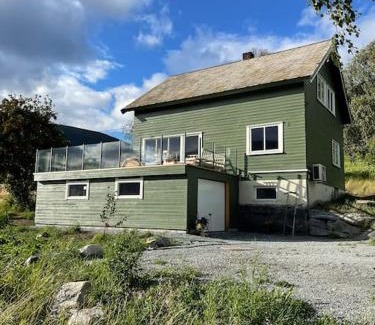 Skjaak House | Stort og autentisk hus i Skjåk - kort vei til Lom!