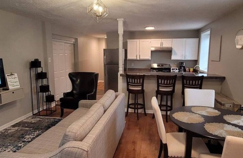 Grand Rapids Apartment | Straight · Urban Bungalow - Family Downtown Retreat