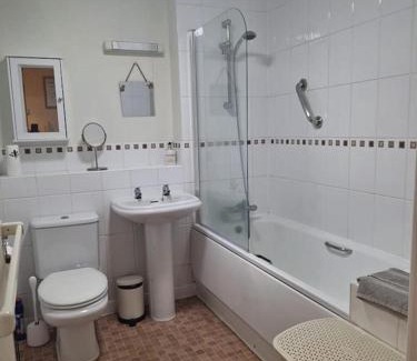 Shottery Apartment | Stratford-upon-Avon 1-Bed Sleeps 4 Pets Allowed