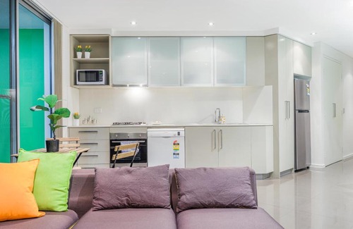 Strathfield Apartment | Strathfield sweet 2Br near Train StationShopping