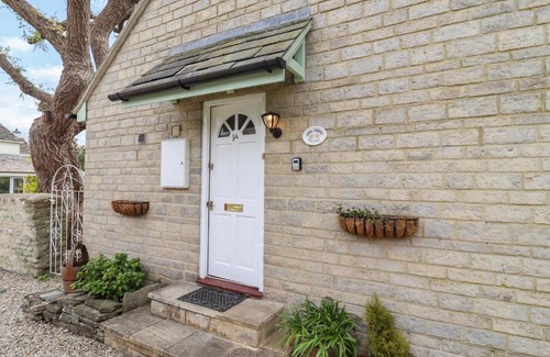 Cricklade House | Straw Cottage