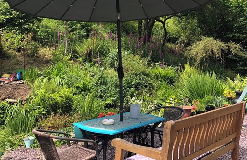 Caheragh House | Streamside cottage on the Wild Atlantic Way with WiFi & Parking