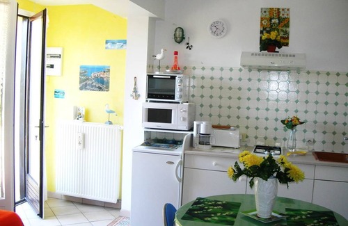 Aytre Apartment | STUDIO 26M2 -Terrace - HEATED SWIMMING POOL - 4 mn BEACH -5 mn La ROCHELLE