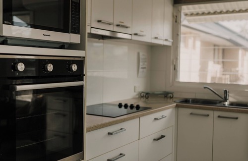 Mooloolaba Apartment | Studio 4 - Upstairs (Indoor Pet Friendly) - Garden View