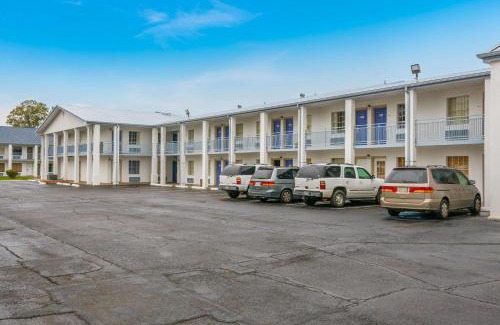 Alexandria Hotel | Studio 6-Alexandria, LA