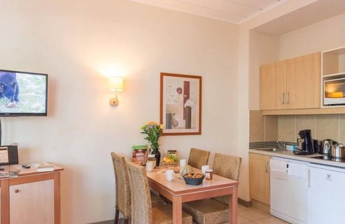 Rouret Apartment | Studio Abordable avec Climatisation | Wi-Fi