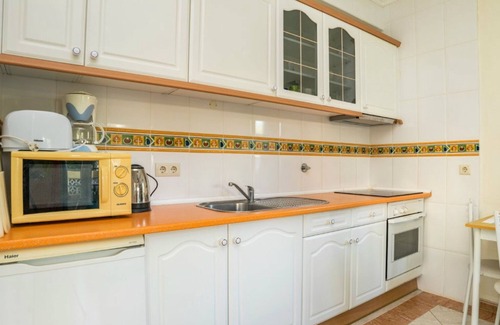 Albufeira Apartment | 'Studio Anastacio' with Pool, Private Terrace & Wi-Fi