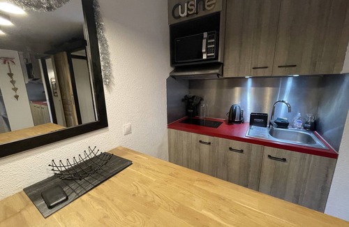 Bourg-Saint-Maurice Apartment | Studio Apartment 'Le Solaret' with Mountain View and Balcony