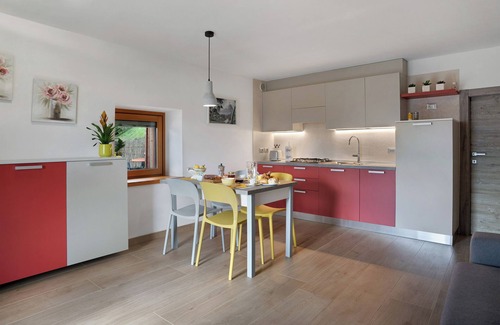 Pergine Valsugana Apartment | Studio Apartment 'Maso Plocech App Vacanze' with Lake View, Private Garden and Wi-Fi