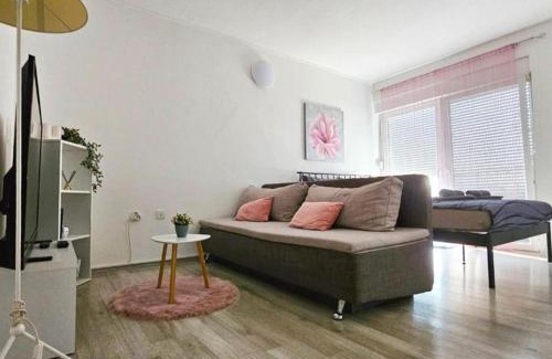Osijek Apartment | Studio apartman IN -self check in