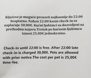 Zagreb Apartment | Studio Apartman KRILA WINGS- parking in garage