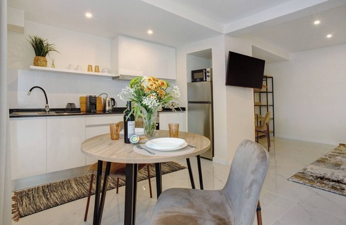 Imaculado Coracao de Maria Apartment | Studio Apartment '02' with Shared Garden and Wi-Fi