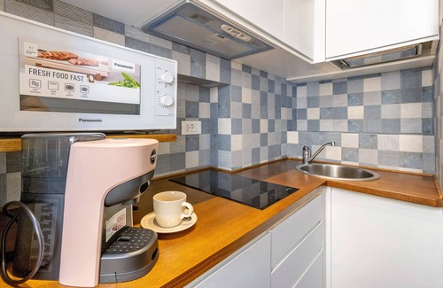 Portofino Apartment | Studio Apartment 'Casa Gege with Free Parking' with Sea View, Wi-Fi and Air Conditioning