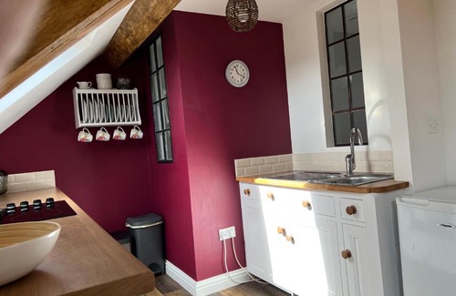 Coxley Apartment | Studio Apartment