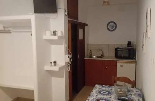 Merichas Apartment | Studio Apartment 'Mouria B' with Sea View, Wi-Fi and Air Conditioning