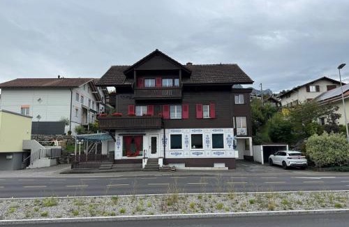 Gwatt Apartment | Studio apartment - Park view