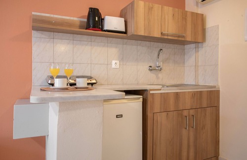 Kalamaki Apartment | Studio Apartment ' with Mountain View, Wi-Fi and Air Conditioning