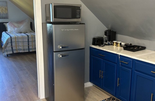 Ansonia Apartment | Studio Apt with kitchen,Living room, bathroom & bedroom, near Griffith hospital