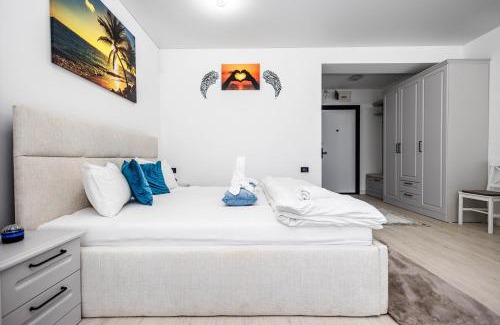 Mamaia-Sat Apartment | Studio Bora Bora White Titanic