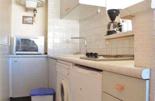 Saint-Raphael Apartment | Studio cabine à St-Raphaël avec terrasse et parking, à 100m de la plage - FR-1-226A-23