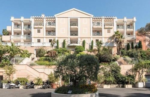 La Croix des Gardes Apartment | Studio cabine avec vue mer, piscine et parking à Cannes la Bocca - FR-1-609-93