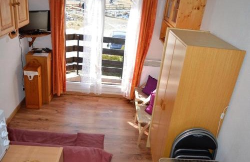 Pyrenees 2000 Apartment | Studio Cabine Cosy Proche des Pistes - Sud-Ouest, Équipé pour 3 Pers., Animaux Acceptés - FR-1-592-25