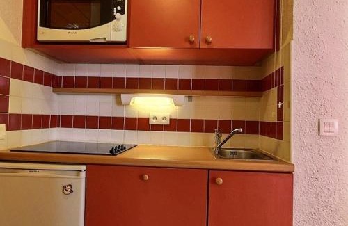 Plagne 1800 Apartment | Studio-cabine 4 pers, proche pistes et commerces, balcon, piscine, 3 cristaux Paradiski - FR-1-455-27