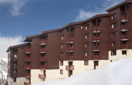 Belle Plagne Apartment | Studio cabine chaleureux, 4 pers, balcon, vue montagnes, près des pistes, spa - FR-1-455-184