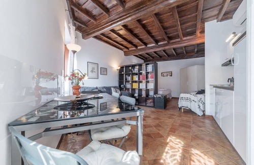 Rione V Ponte Apartment | Studio close by Piazza Navona - A/C - Wi-Fi - Washer