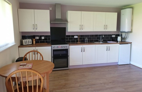 Grimsby Cottage | Studio Cottage in Lincolnshire, The Chicken Coop, close to Cleethorpes Beach