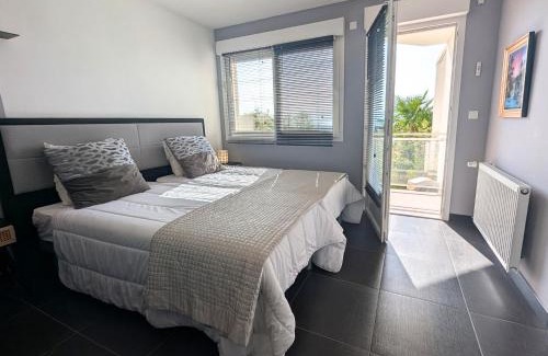 Echenevex Apartment | Studio dans Villa avec Piscine