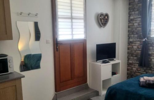 Montfort-l'Amaury Apartment | Studio de 23 m² au centre de Montfort L'amaury